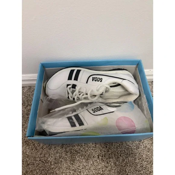Vintage SODA Y2K White & Black Tennis Shoes – Women's Size 6 - Picture 2 of 7